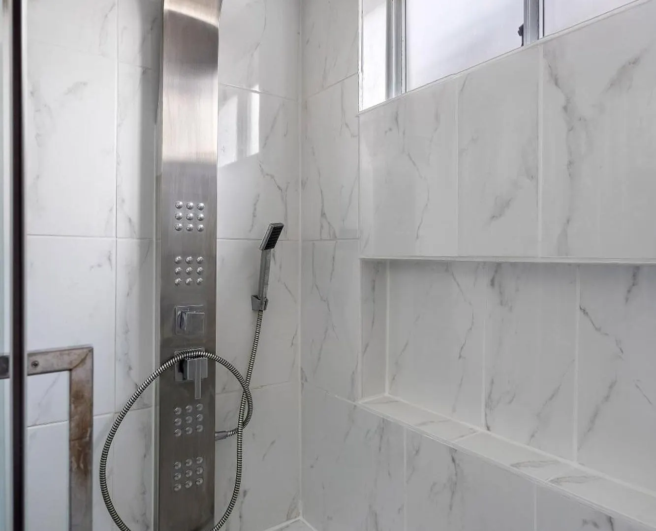 Newly Furnished Central Gem Near Transit Vancouver 0*,  Canada