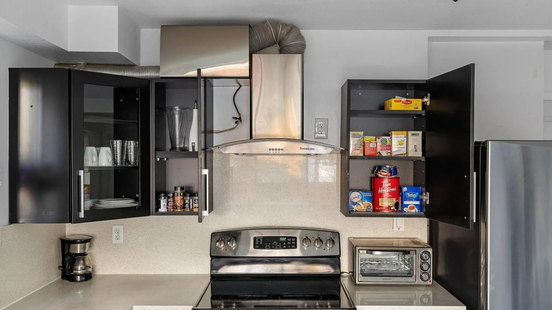 Newly Furnished Central Gem Near Transit Vancouver Appartamento