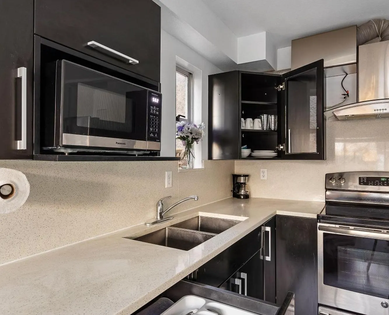 Appartamento Newly Furnished Central Gem Near Transit Vancouver Canada